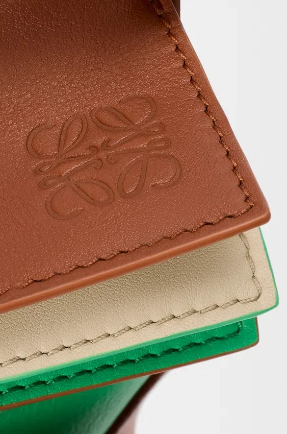 Bolso pequeño «Puzzle» en capas de piel de becerro clásica Bolso pequeño «Puzzle» en capas de piel de becerro clásica