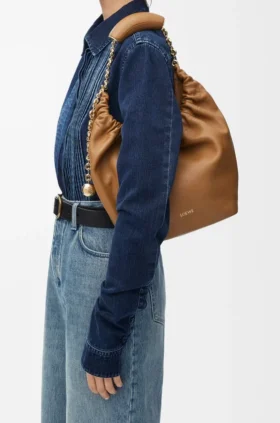 Bolso pequeño «Squeeze» en piel de cordero napa suave
