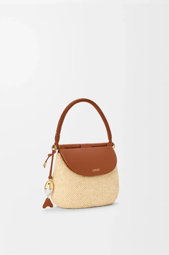Bolso Pescador mediano de rafia y piel de becerro Bolso Pescador mediano de rafia y piel de becerro
