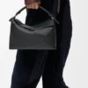 Bolso Puzzle Edge grande en piel de becerro granulada Bolso Puzzle Edge grande en piel de becerro granulada