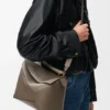 Bolso Puzzle Edge mediano en piel de becerro de grano suave Bolso Puzzle Edge mediano en piel de becerro de grano suave