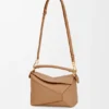 Bolso Puzzle Edge pequeño en piel de becerro de grano suave Bolso Puzzle Edge pequeño en piel de becerro de grano suave