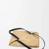 Bolso Puzzle Fold mediano de rafia Bolso Puzzle Fold mediano de rafia