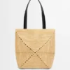 Bolso Puzzle Fold mediano de rafia Bolso Puzzle Fold mediano de rafia