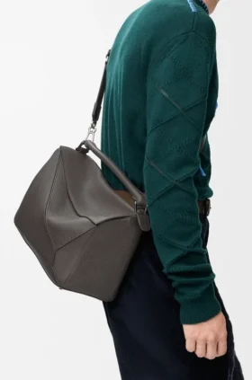 Bolso Puzzle grande en piel de becerro granulada y flexible