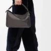 Bolso Puzzle grande en piel de becerro granulada y flexible Bolso Puzzle grande en piel de becerro granulada y flexible