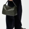 Bolso Puzzle grande en piel de becerro granulada y flexible Bolso Puzzle grande en piel de becerro granulada y flexible