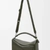 Bolso Puzzle grande en piel de becerro granulada y flexible Bolso Puzzle grande en piel de becerro granulada y flexible