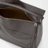 Bolso Puzzle grande en piel de becerro granulada y flexible Bolso Puzzle grande en piel de becerro granulada y flexible