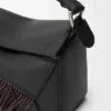Bolso Puzzle pequeño con flecos en piel de becerro clásica Bolso Puzzle pequeño con flecos en piel de becerro clásica