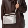 Bolso Puzzle pequeño con flecos en piel de becerro clásica Bolso Puzzle pequeño con flecos en piel de becerro clásica