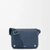 Bolso tipo bandolera Pebble mediano en piel de becerro granulada y flexible Bolso tipo bandolera Pebble mediano en piel de becerro granulada y flexible