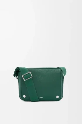 Bolso tipo bandolera Pebble mediano en piel de becerro granulada y flexible