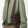 Bolso tipo bandolera Pebble mediano en piel de becerro granulada y flexible Bolso tipo bandolera Pebble mediano en piel de becerro granulada y flexible