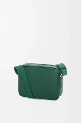 Bolso tipo bandolera Pebble mediano en piel de becerro granulada y flexible