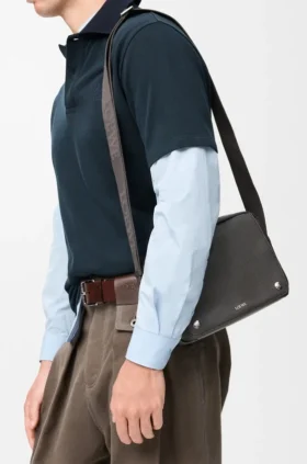 Bolso tipo bandolera Pebble mediano en piel de becerro granulada y flexible