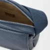 Bolso tipo bandolera Pebble mediano en piel de becerro granulada y flexible Bolso tipo bandolera Pebble mediano en piel de becerro granulada y flexible