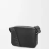 Bolso tipo bandolera Pebble mediano en piel de becerro granulada y flexible Bolso tipo bandolera Pebble mediano en piel de becerro granulada y flexible