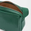 Bolso tipo bandolera Pebble mediano en piel de becerro granulada y flexible Bolso tipo bandolera Pebble mediano en piel de becerro granulada y flexible