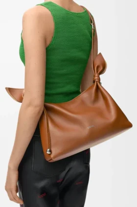 Bolso tipo bufanda mediano en piel de becerro lisa