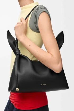 Bolso tipo bufanda mediano en piel de becerro lisa