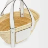 Bolso tipo cesta pequeño de hoja de palma y piel de becerro Bolso tipo cesta pequeño de hoja de palma y piel de becerro