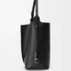 Bolso tipo cubo Bilbao grande en piel de becerro lisa Bolso tipo cubo Bilbao grande en piel de becerro lisa