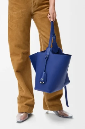 Bolso tipo cubo Bilbao mediano en piel de becerro lisa