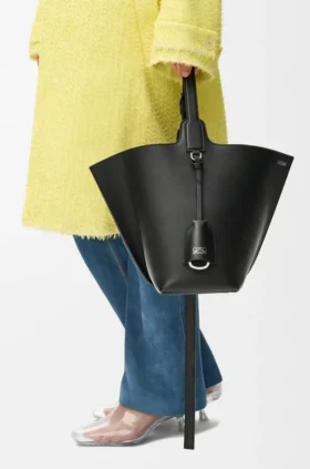 Bolso tipo cubo Bilbao mediano en piel de becerro lisa