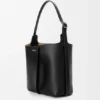Bolso tipo cubo Bilbao mediano en piel de becerro lisa Bolso tipo cubo Bilbao mediano en piel de becerro lisa