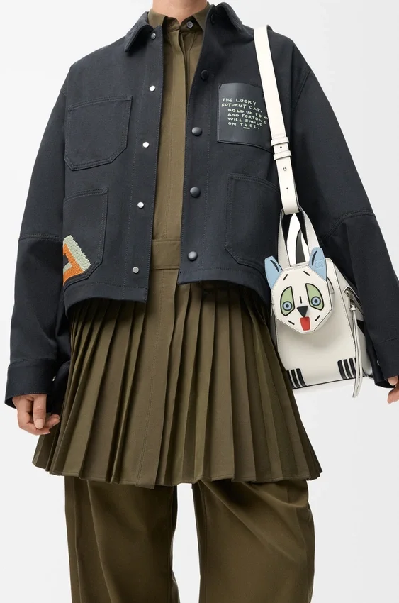 Bolso tipo Hammock Compact «Futurist Cat» en piel de becerro clásica Bolso tipo Hammock Compact «Futurist Cat» en piel de becerro clásica