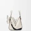 Bolso tipo Hammock Compact «Futurist Cat» en piel de becerro clásica Bolso tipo Hammock Compact «Futurist Cat» en piel de becerro clásica
