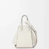 Bolso tipo Hammock Compact «Futurist Cat» en piel de becerro clásica Bolso tipo Hammock Compact «Futurist Cat» en piel de becerro clásica