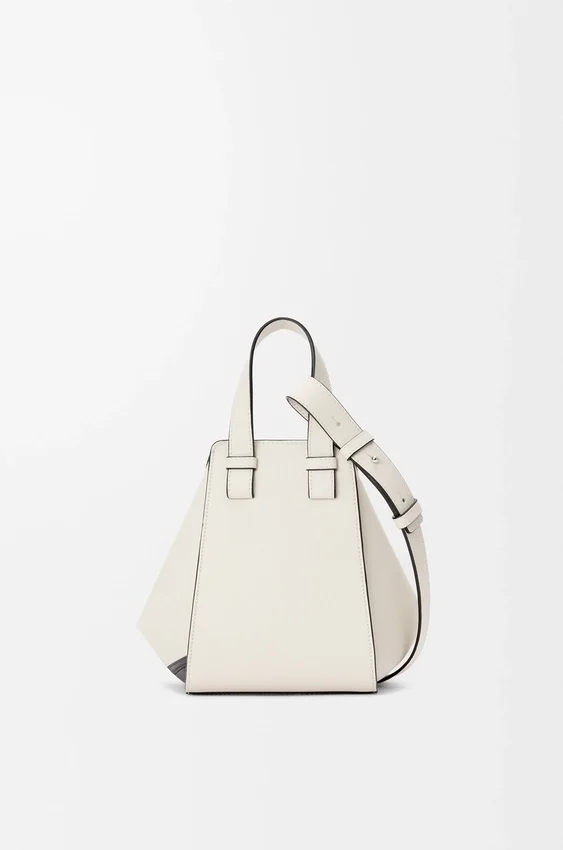 Bolso tipo Hammock Compact «Futurist Cat» en piel de becerro clásica Bolso tipo Hammock Compact «Futurist Cat» en piel de becerro clásica