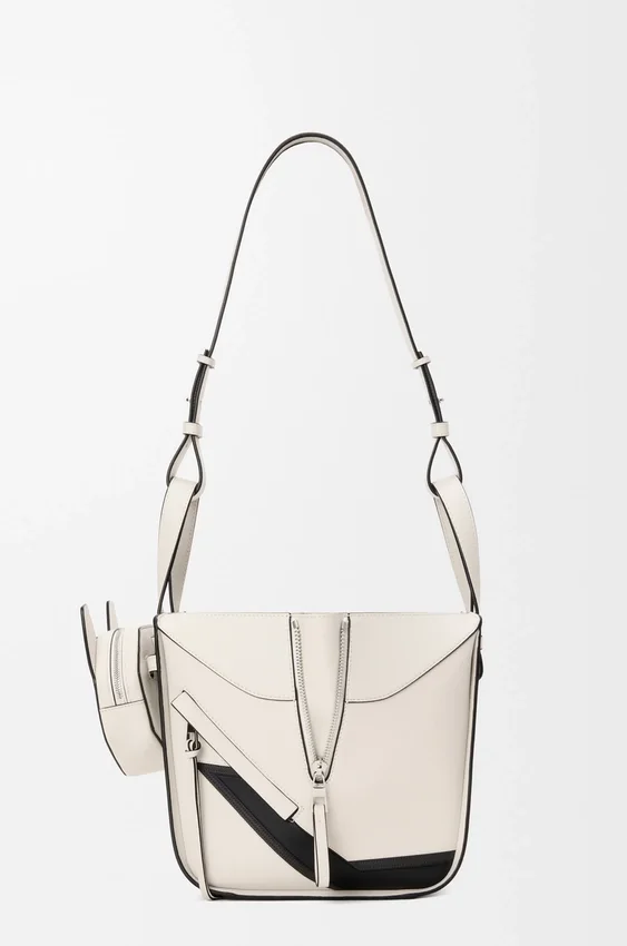 Bolso tipo Hammock Compact «Futurist Cat» en piel de becerro clásica Bolso tipo Hammock Compact «Futurist Cat» en piel de becerro clásica