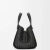 Bolso tipo hammock compacto en piel de becerro Bolso tipo hammock compacto en piel de becerro