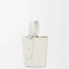 Bolso tipo Pebble Bucket mini en piel de becerro suave granulada Bolso tipo Pebble Bucket mini en piel de becerro suave granulada
