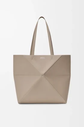 Bolso tipo tote mediano con pliegue Puzzle Fold horizontal en piel de becerro de grano suave