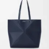Bolso tipo tote mediano con pliegue Puzzle Fold horizontal en piel de becerro de grano suave Bolso tipo tote mediano con pliegue Puzzle Fold horizontal en piel de becerro de grano suave