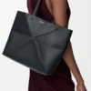 Bolso tipo tote mediano con pliegue Puzzle Fold horizontal en piel de becerro de grano suave Bolso tipo tote mediano con pliegue Puzzle Fold horizontal en piel de becerro de grano suave