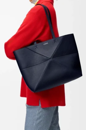 Bolso tipo tote mediano con pliegue Puzzle Fold horizontal en piel de becerro de grano suave
