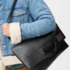 Bolso tote «Bob Folded» en piel de becerro flexible y brillante Bolso tote «Bob Folded» en piel de becerro flexible y brillante