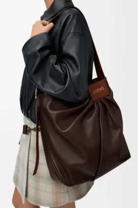 Bolso tote drapeado en piel de cordero napa suave