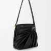 Bolso tote drapeado en piel de cordero napa suave Bolso tote drapeado en piel de cordero napa suave