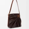 Bolso tote drapeado en piel de cordero napa suave Bolso tote drapeado en piel de cordero napa suave