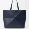 Bolso tote grande horizontal con pliegue Puzzle Fold en piel de becerro de grano suave
