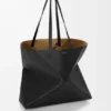 Bolso tote grande horizontal con pliegue Puzzle Fold en piel de becerro de grano suave Bolso tote grande horizontal con pliegue Puzzle Fold en piel de becerro de grano suave