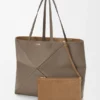 Bolso tote grande horizontal con pliegue Puzzle Fold en piel de becerro de grano suave Bolso tote grande horizontal con pliegue Puzzle Fold en piel de becerro de grano suave