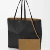 Bolso tote grande horizontal con pliegue Puzzle Fold en piel de becerro de grano suave Bolso tote grande horizontal con pliegue Puzzle Fold en piel de becerro de grano suave