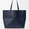 Bolso tote grande horizontal con pliegue Puzzle Fold en piel de becerro de grano suave